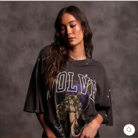 FIERCE "PREMIUM VINTAGE" OVERSIZED UNISEX TEE IN WOLF GRAY STARRY NIGHT - Picture 2 of 5